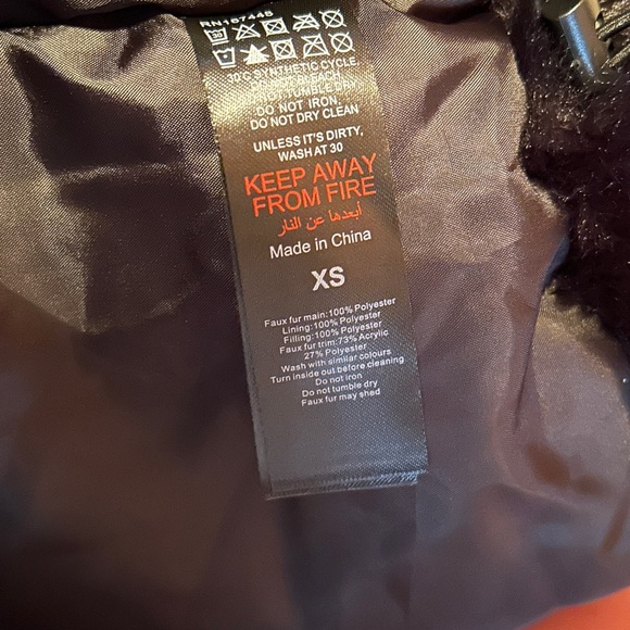 PrettyLittleThing Black Faux Fur Ski Jacket - Picture 5 of 5